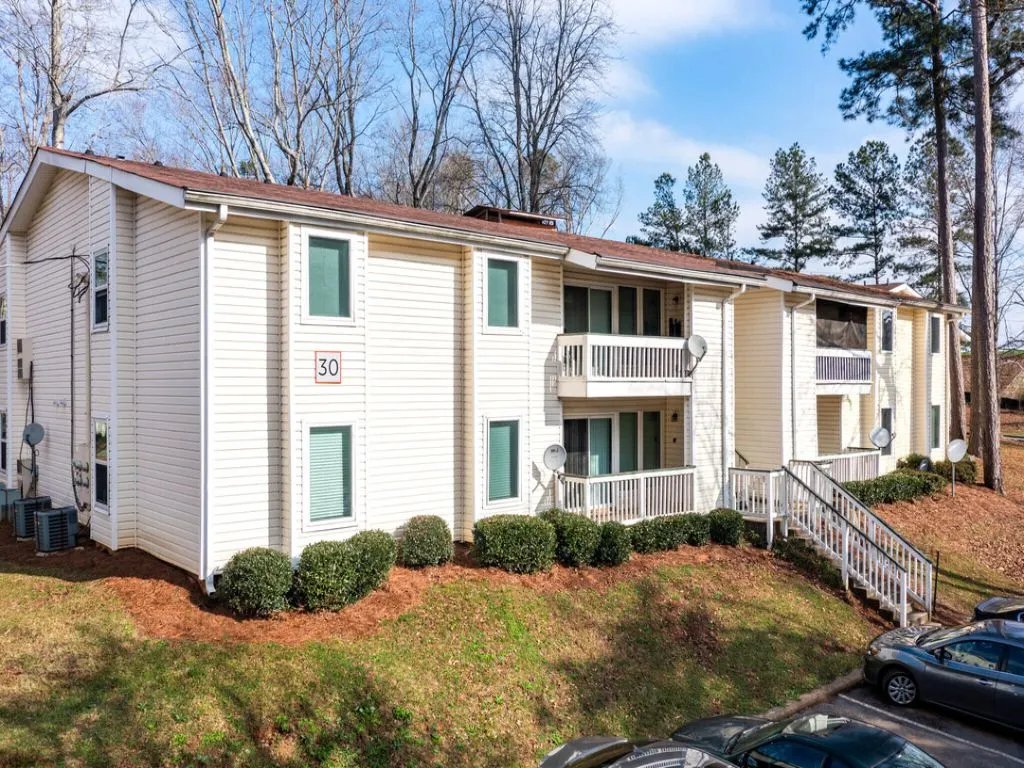 Elite at City View apartments for rent in College Park, GA